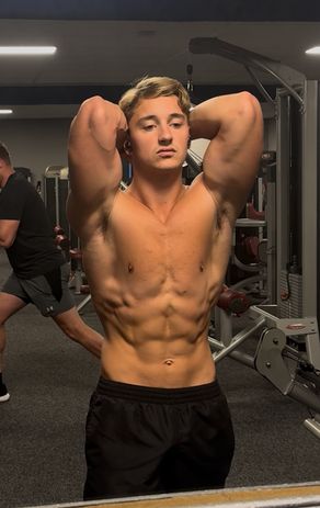 Stanislav in de sportschool in 2025